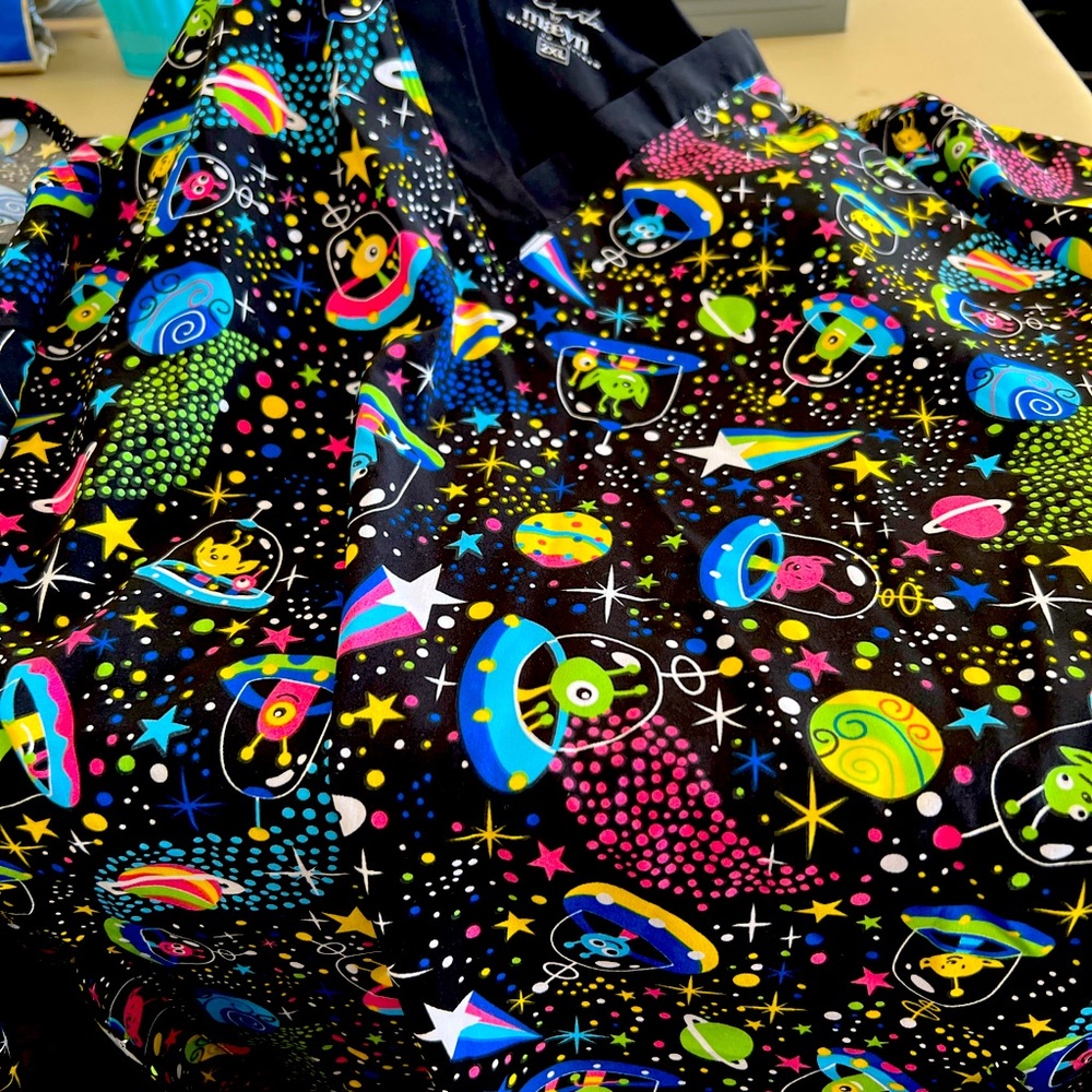 Maevn scrub top2 xl